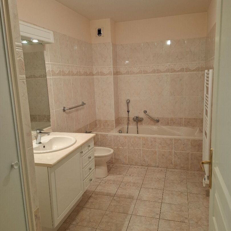 Location Appartement 4 pièces 113m² - Photo 1