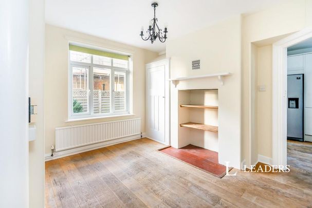 5 bedroom detached house to rent - Photo 1