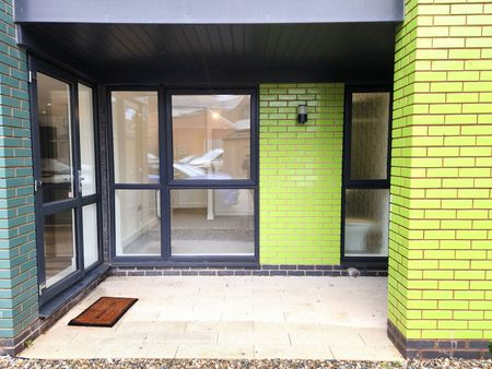 200 Stourbridge Road, Stourbridge, DY9 7BU - Photo 5