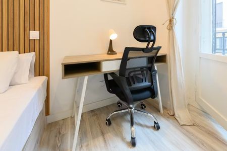 Calle de San Bernardo, Madrid, Community of Madrid 28015 - Photo 4