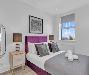 3 Bed Flat, Clarence Square, BN1 - Photo 2