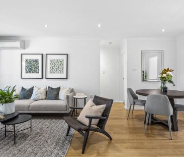 Sunny spacious apartment in leafy locale - Photo 1