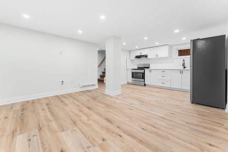 For Lease - 952 Main Street Unit# 5, Hamilton, Ontario - Photo 4