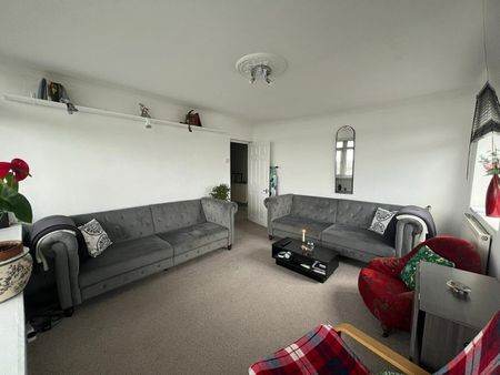 2 Bed Flat, Westmark Point, SW15 - Photo 2