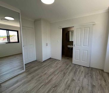 8/96 Duntroon Street Hurlstone Park - Photo 2