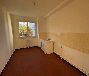 Location Appartement 3 pièces 71m² VAULX EN VELIN 69120 - Photo 5