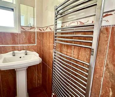 Canterbury Drive, Brighton, BN2 - Photo 6