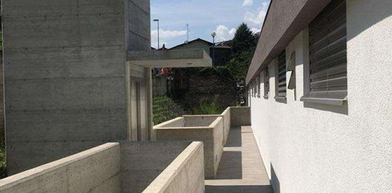 Wunderschöne und neue Minergie-Eigentumswohnung 3.5 mit Garten in Giubiasco zur Miete - Photo 2