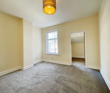 2 bedroom Mid Terraced House to let - Photo 5