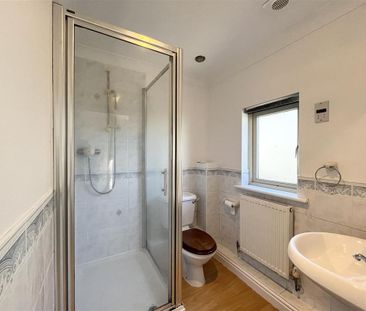 2 bedroom semi-detached house to rent - Photo 5