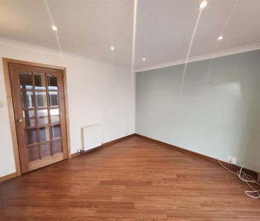 3 bedroom detached bungalow to rent - Photo 5