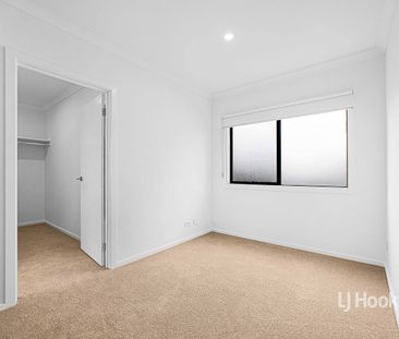 Modern Living in a Prime Point Cook Location! A[PPLICATIONS NOW OPEN - Photo 3