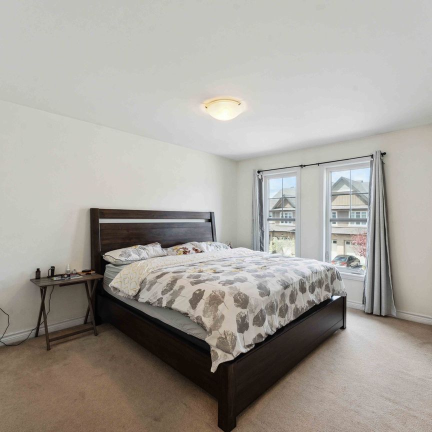 For Lease - 344 Wood Acres Grove, Blossom Park - Airport and Area, Ontario - Photo 1