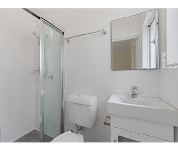 Affordable Room with Private Bathroom and Living Room/Study in Conv... - Photo 3