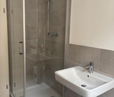 Wunderschone Altbauwohnung mit EBK - frisch nach Sanierung - Photo 5