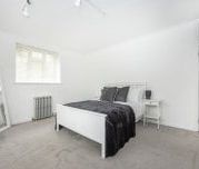 3 bedroom flat to rent - Photo 6