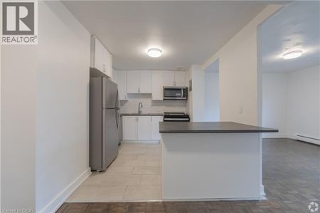 285 ERB Street W Unit# 809, Waterloo, Ontario, N2L1W4 - Photo 2