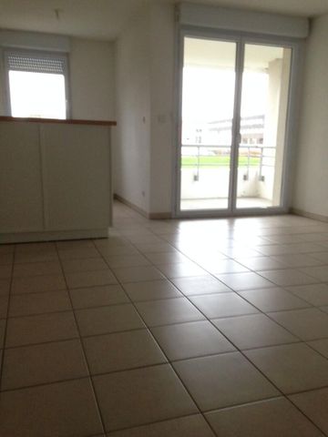 location Appartement T3 DE 62.29m² À POITIERS - Photo 2