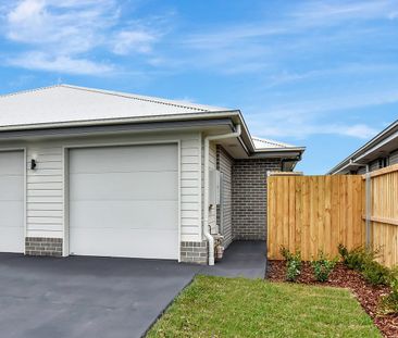 Brand new duplex boasting a low-maintenance lifestyle - Photo 4