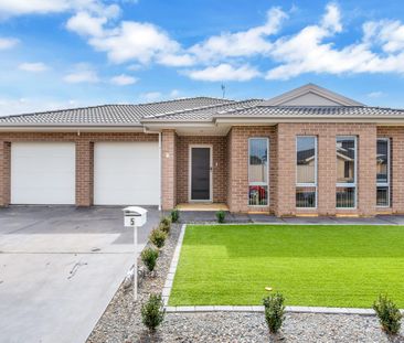 Stunning 3 bedroom home - Photo 3