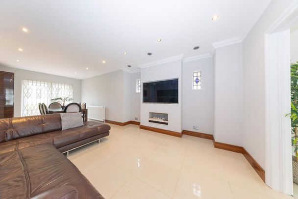 5 bedroom detached house to rent - Photo 1