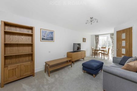 1 bedroom retirement property to rent - Photo 2