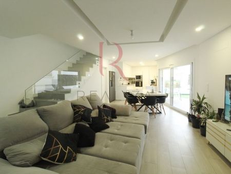 3 room luxury House for rent in Seixal, Portugal - Photo 4