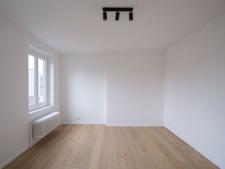 Kwalitatief gerenoveerd tweeslaapkamer appartement - Foto 4