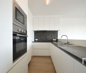 Recent appartement met ruim terras en garage te huur in Ieper. - Photo 6