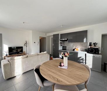 Appartement à louer 3 pièces 70.4m² - Photo 1