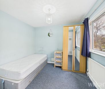 4 bedroom End Terraced House - Travellers Lane, Hatfield - Photo 4