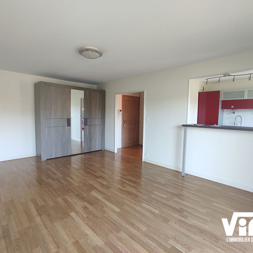 T2 DE 48 m2 AVENUE SAINT SURIN - Photo 1