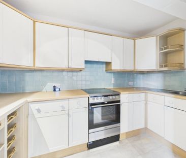 Clarence Court, Windsor,SL4 - Photo 3