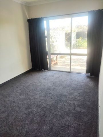 Charming Sunny 2 Bedroom Unit in Waikanae! - Photo 4