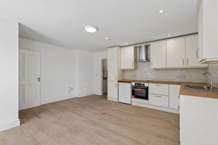 53 Bridge Street, Lisburn, BT28 1XZ - Photo 2