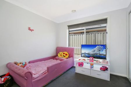 Modern Family Living in a Peaceful Thurgoona Location - Photo 2