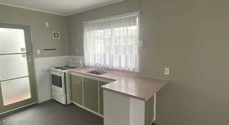 Two Bedroom Dinsdale Delight - Photo 4