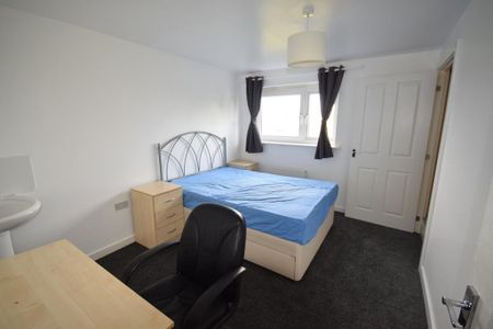 5 bedroom terraced house to rent - Photo 4