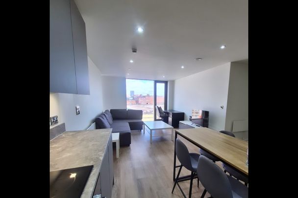 2 Bed Flat, Oxygen Tower, M1 - Photo 1