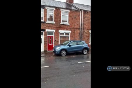 3 bedroom terraced house to rent - Photo 5