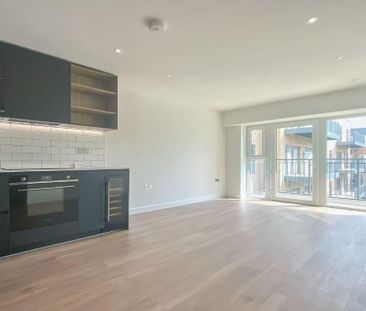 Flat , Fermont House, Beaufort Square, London - Photo 2