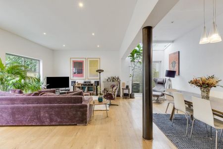 3 bedroom end of terrace house to rent - Photo 3