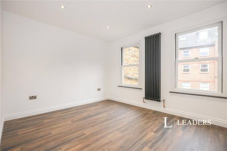 1 bedroom flat to rent - Photo 3