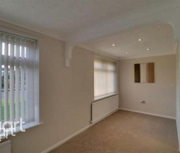 3 bedroom detached bungalow to rent - Photo 1