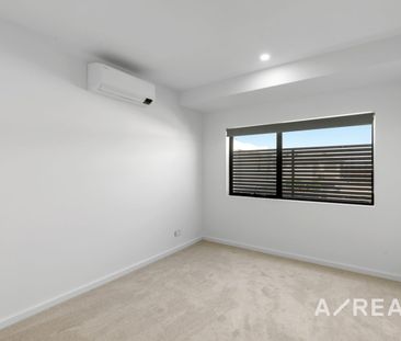 Modern family home in Altona - Photo 6