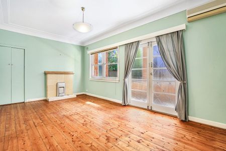 Charming 2-Bedroom Rental in Prime Hunters Hill Location - Photo 3