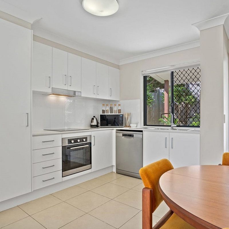 4/15 Rutland Street, Coorparoo QLD 4151 - Townhouse For Rent | Domain - Photo 1