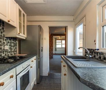 2 bedroom end of terrace house to rent - Photo 1