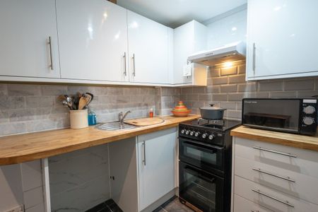 Orange Row - Photo 4