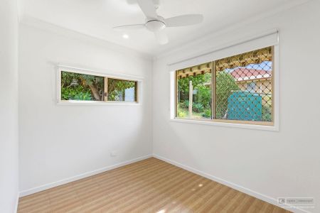 4 bedroom family home close to everything - Photo 4